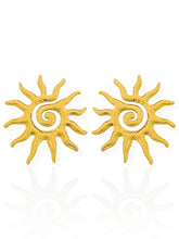 Carregar imagem no visualizador da galeria, https://febijus.bwimg.com.br/febijus/produtos/brinco-de-aco-inoxidavel-folheado-a-ouro-18k-sol-1768254577.4615.jpg