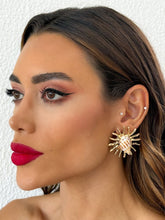 Carregar imagem no visualizador da galeria, https://febijus.bwimg.com.br/febijus/produtos/brinco-folheado-a-ouro-18k-e-prata-design-concha-detalhada-organica-1764680646.7625.jpg