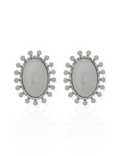 Carregar imagem no visualizador da galeria, https://febijus.bwimg.com.br/febijus/produtos/brinco-folheado-a-ouro-18k-e-prata-oval-com-mini-perolas-1768307528.6796.jpg