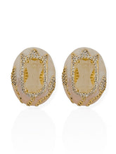 Carregar imagem no visualizador da galeria, https://febijus.bwimg.com.br/febijus/produtos/brinco-folheado-a-ouro-18k-e-prata-oval-resinado-com-cristal-de-zirnconia-transparente-1754052055.8418.jpg