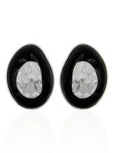 Carregar imagem no visualizador da galeria, https://febijus.bwimg.com.br/febijus/produtos/brinco-folheado-a-ouro-18k-e-prata-resinado-e-martelado-1767804537.2851.jpg