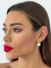 Carregar imagem no visualizador da galeria, https://febijus.bwimg.com.br/febijus/produtos/brinco-folheado-a-prata-925-ponteira-de-fios-1765974236.471.jpg