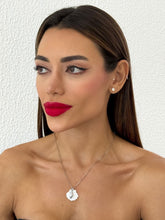 Carregar imagem no visualizador da galeria, https://febijus.bwimg.com.br/febijus/produtos/colar-de-aco-inoxidavel-folheado-a-ouro-18k-e-prata-design-concha-do-mar-1762902881.6762.jpg