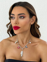 Carregar imagem no visualizador da galeria, https://febijus.bwimg.com.br/febijus/produtos/colar-folheado-a-ouro-18k-e-prata-peixes-e-elementos-maritimos-1764715405.8816.jpg