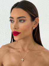 Carregar imagem no visualizador da galeria, https://febijus.bwimg.com.br/febijus/produtos/conjunto-colar-e-brinco-folheado-a-ouro-18k-e-prata-cruz-com-navetes-1766084638.0408.jpg