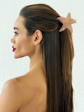 Carregar imagem no visualizador da galeria, https://febijus.bwimg.com.br/febijus/produtos/presilha-acrilico-formato-estrela-do-mar-1764708547.035.jpg