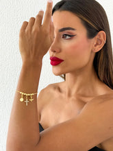 Carregar imagem no visualizador da galeria, https://febijus.bwimg.com.br/febijus/produtos/pulseira-folheada-a-ouro-18k-e-prata-com-pingentes-espirito-santo-e-cruz-cravejada-1768409808.4959.jpg