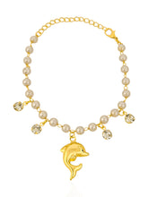 Carregar imagem no visualizador da galeria, https://febijus.bwimg.com.br/febijus/produtos/pulseira-folheada-a-ouro-18k-perola-com-pontos-de-luz-e-pingentes-golfinho-1762618632.3757.jpg