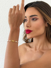 Carregar imagem no visualizador da galeria, https://febijus.bwimg.com.br/febijus/produtos/pulseira-folheada-a-ouro-18k-perolas-e-buzios-1762980798.0431.jpg