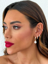 Carregar imagem no visualizador da galeria, https://febijus.bwimg.com.br/febijus/produtos/trio-de-brinco-folheado-a-ouro-18k-e-prata-argola-cravejada-com-ponteira-de-gota-1766781606.7025.jpg