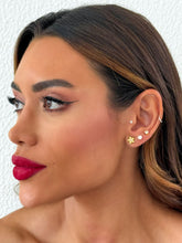 Carregar imagem no visualizador da galeria, https://febijus.bwimg.com.br/febijus/produtos/trio-de-brinco-folheado-a-ouro-18k-e-prata-ponto-de-luz-perola-e-estrela-1767631287.554.jpg