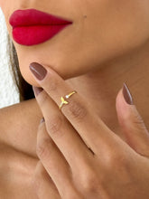 Carregar imagem no visualizador da galeria, https://febijus.bwimg.com.br/febijus/produtos/anel-folheado-a-ouro-18k-regulavel-cauda-de-sereia-com-ponto-de-luz-1767732924.3559.jpg
