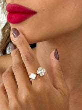 Carregar imagem no visualizador da galeria, https://febijus.bwimg.com.br/febijus/produtos/anel-regulavel-folheado-a-ouro-18k-e-prata-inspiracao-vg-resinado-e-cravejado-1766420095.6875.jpg
