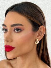 Carregar imagem no visualizador da galeria, https://febijus.bwimg.com.br/febijus/produtos/brinco-folheado-a-ouro-18k-e-prata-organico-com-zirconia-1768244436.4407.jpg
