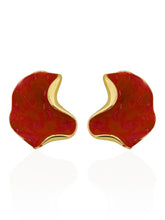 Carregar imagem no visualizador da galeria, https://febijus.bwimg.com.br/febijus/produtos/brinco-folheado-a-ouro-18k-forma-organica-resinada-1762777439.3091.jpg
