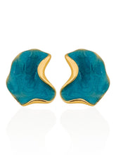 Carregar imagem no visualizador da galeria, https://febijus.bwimg.com.br/febijus/produtos/brinco-folheado-a-ouro-18k-forma-organica-resinada-1762777439.626.jpg
