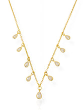 Carregar imagem no visualizador da galeria, https://febijus.bwimg.com.br/febijus/produtos/choker-folheado-a-ouro-18k-e-prata-gotas-de-cristais-1768223961.0987.jpg
