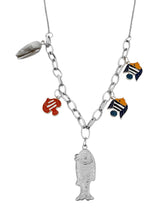 Carregar imagem no visualizador da galeria, https://febijus.bwimg.com.br/febijus/produtos/colar-folheado-a-ouro-18k-e-prata-peixes-e-elementos-maritimos-1764852883.6736.jpg
