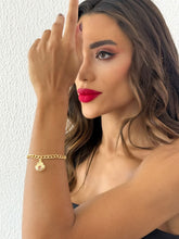 Carregar imagem no visualizador da galeria, https://febijus.bwimg.com.br/febijus/produtos/pulseira-folheado-a-ouro-18k-elos-grumet-e-concha-1764625132.922.jpg
